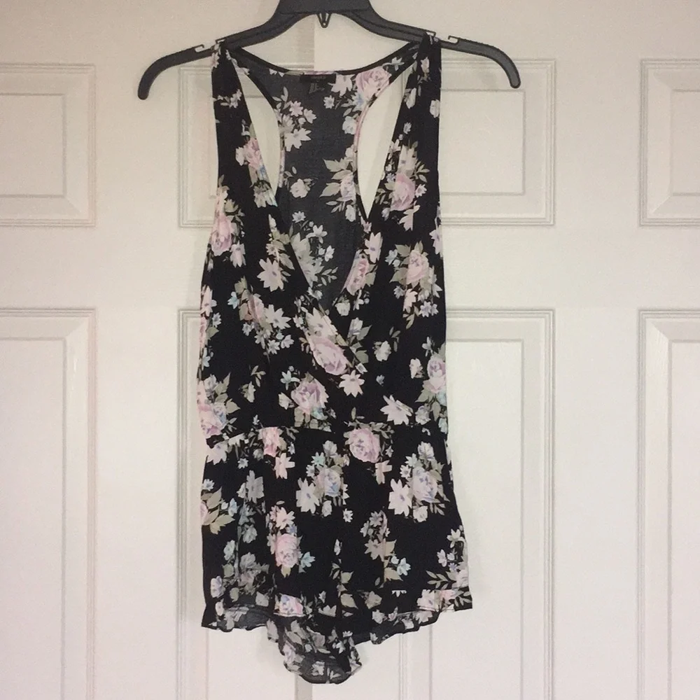 Forever 21 Floral Noir V Neck Ruffle Romper Shorts small